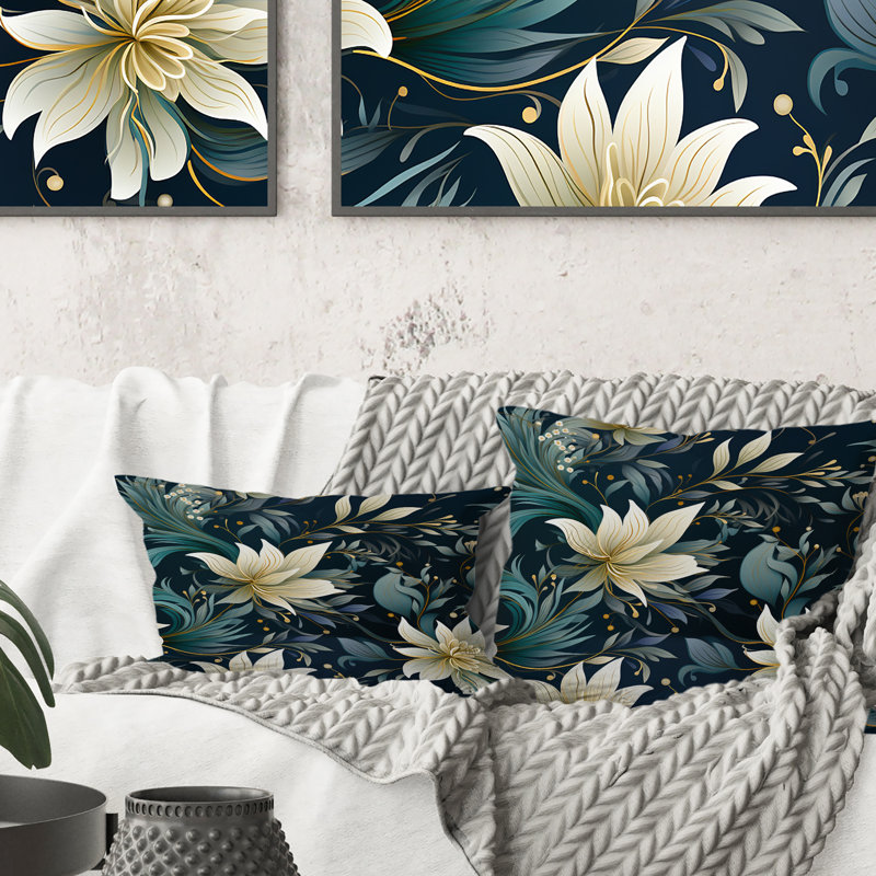 Coussin décoratif blanc à motif floral Lotus, H 16 po x l 16 po