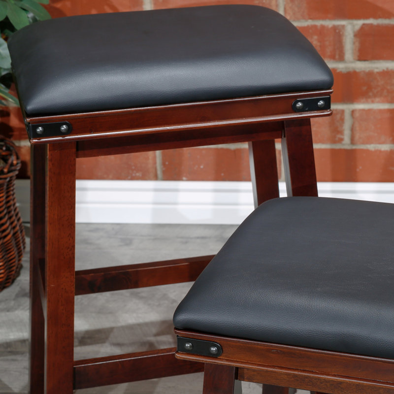 Tabouret de bar 30 po avec siège en cuir noir - Finition et élégance du matériau