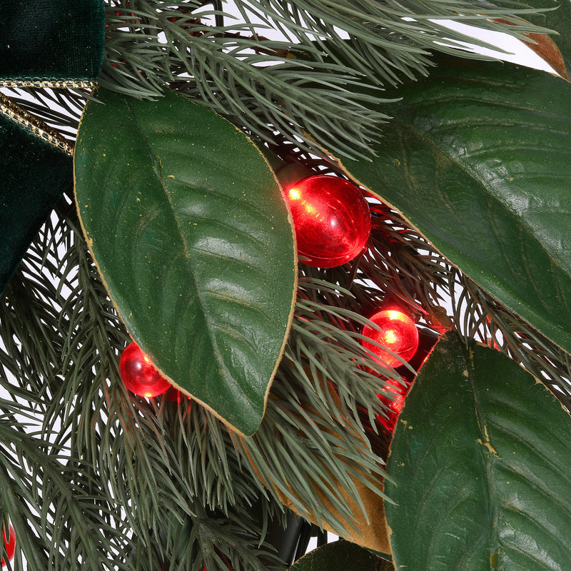 Couronne de pin 24 po avec lumières DEL et arc Holiday Aisle®