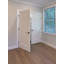 Porte intérieure simple pré-suspendue en composite apprêté à droite avec noyau blanc à droite-93861294-91485611-91485608
