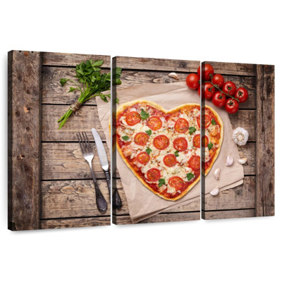 Yarlin Heart Shaped Pizza