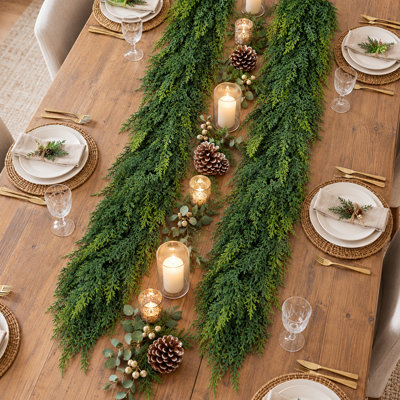 Guirlande de Noël artificielle en cèdre de 1,5 m, guirlande réaliste en faux pin pour foyer, escalier, guirlande de verdure simple pour décoration intérieure et extérieure, guirlande vierge idéale pour créer vos propres décorations de Noël personnalisées. (Lot de 2)