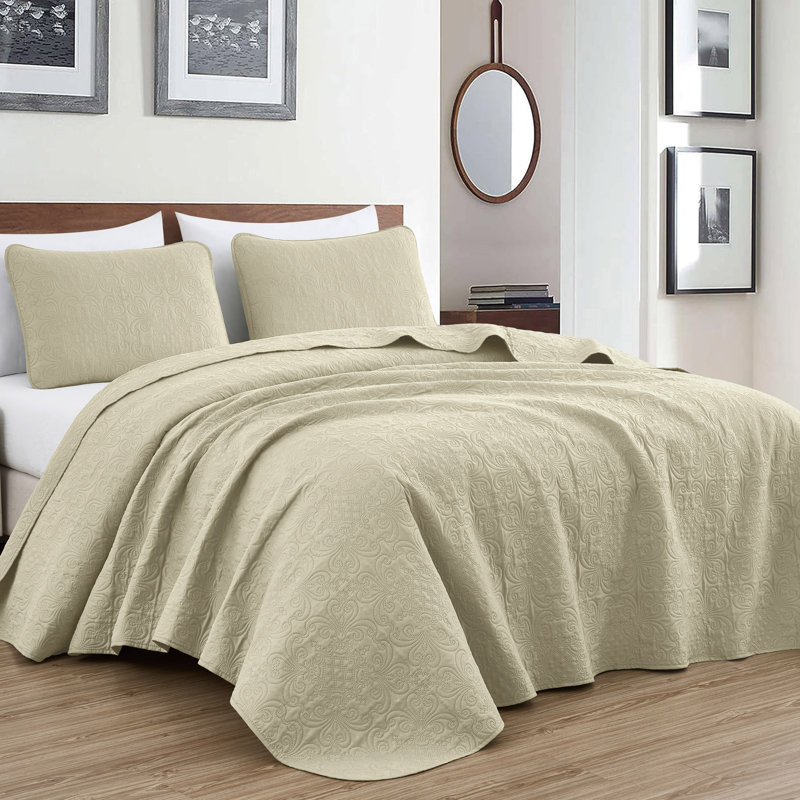 Luca 3-Piece Lightweight Microfiber Oversized Bedspread Set, King Coverlet/Bedspread + 2 King Shams, Olive Green