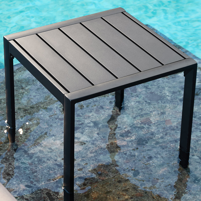 Table d'appoint d'extérieur, table d'appoint de patio en aluminium Never-Rust, table de bout de piscine avec plateau à lattes, tables de véranda d'extérieur modernes pour la plage, la piscine, la terrasse, la cour