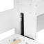 Grand lit, blanc, lit peu encombrant, style persienne et structure en pin