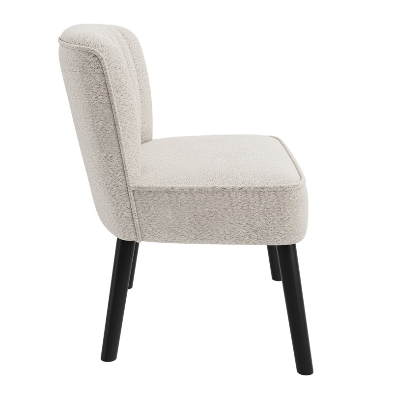 Chaise de salle à manger blanche - compacte et élégante pour les petits espaces