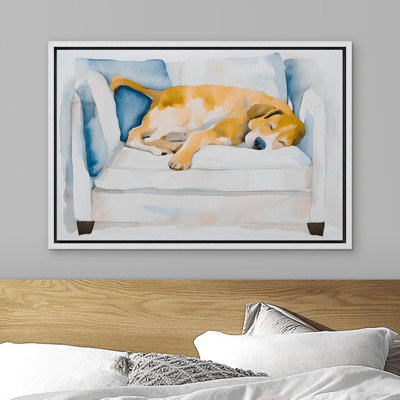 "Cozy Beagle endormi sur un canapé"