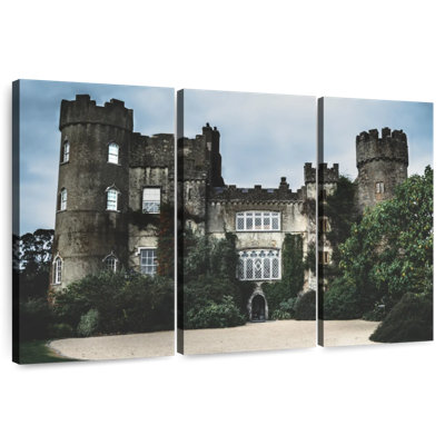 Lilie Malahide Castle
