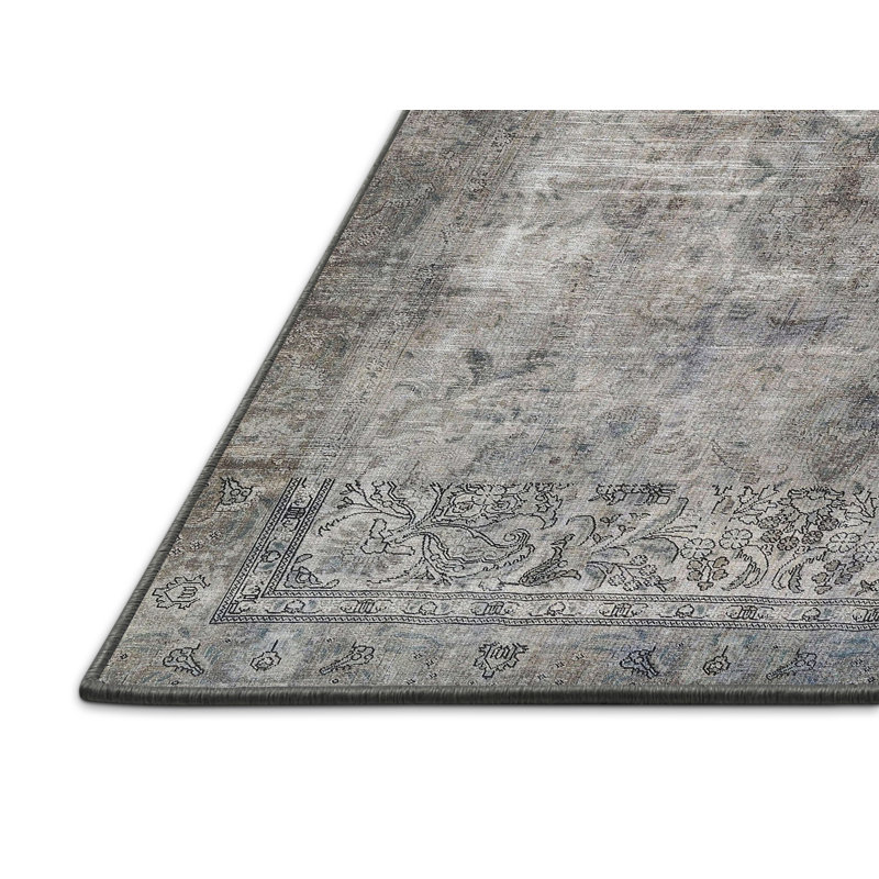 Omak Oriental Indoor Rug, Rectangle 5' x 7'
