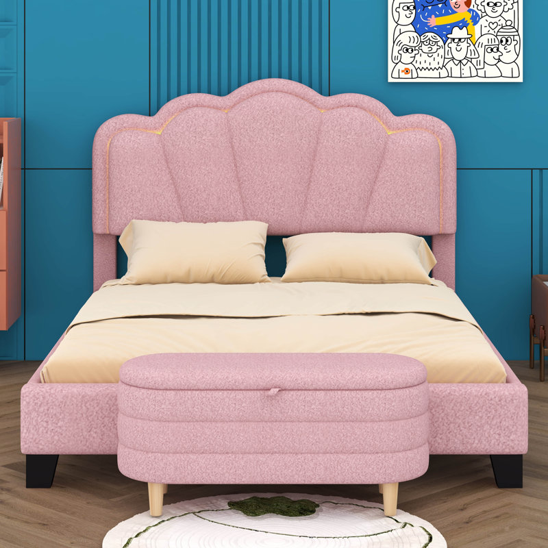 Lit plateforme tapissier en forme de fleur avec repose-pieds Sherpa Witcomb, Rose, Double