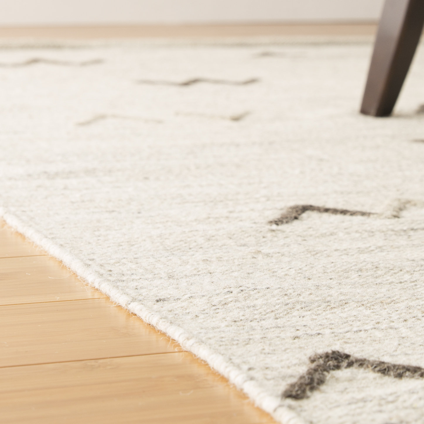 Bodie Light Gray Brown Hand-Woven Wool Rug, Rectangle 2' x 3'