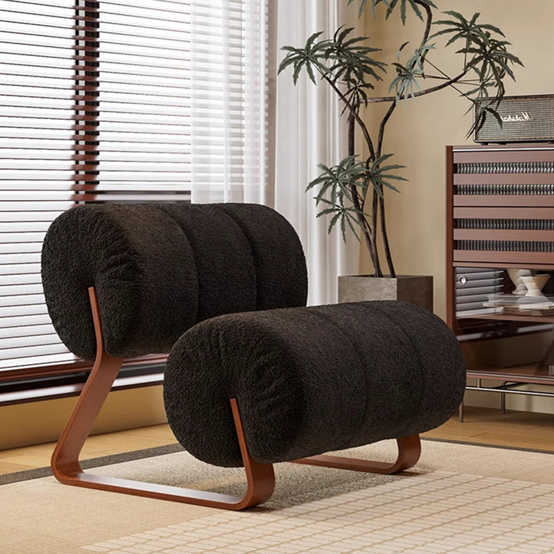 Chaise de loisirs créative simple., Chenille noir