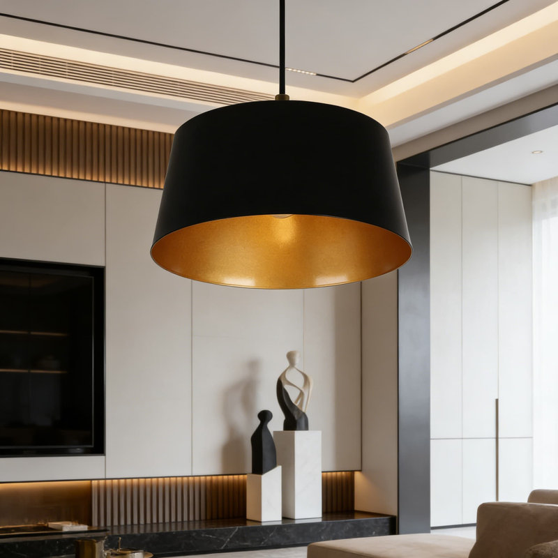 Luminaire suspendu moderne noir et doré avec cordon réglable, abat-jour dôme de 9,8 pouces pour un éclairage ciblé sur un îlot de cuisine, une table de salle à manger et un bar
