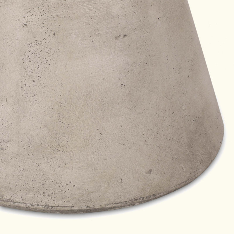 Table d'appoint légère MGO, design moderne en forme de sablier pour l'élégance du patio et de la cour arrière