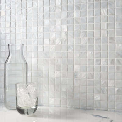 Carreau de mosaïque murale en nacre blanche l 11,75 po x L 11,75 po Pacif (0,96 pi2 / feuille)