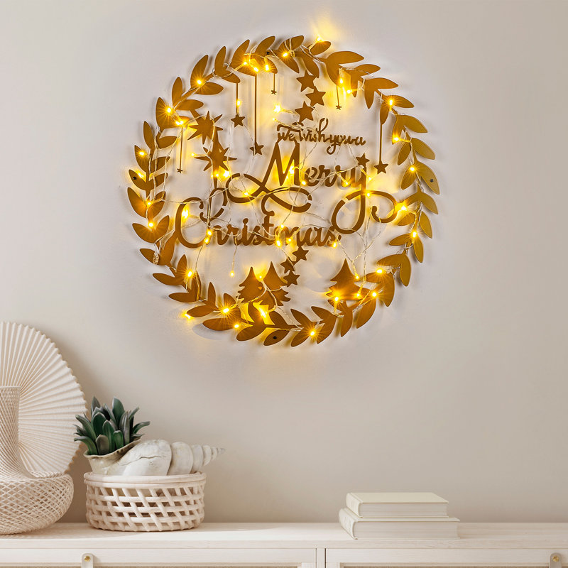 Élégant accessoire mural décoratif en métal, finition dorée, 23,2 po x 22 po | 100% métal, épaisseur: 0,05 pouce | Comprend un câble de 16,4 pi, à piles (3 AA), fixation murale facile | Décoration élégante pour toute pièce