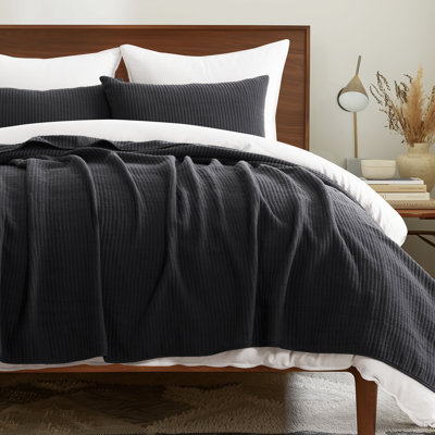 Ribbed Matelassé Cotton Coverlet Set