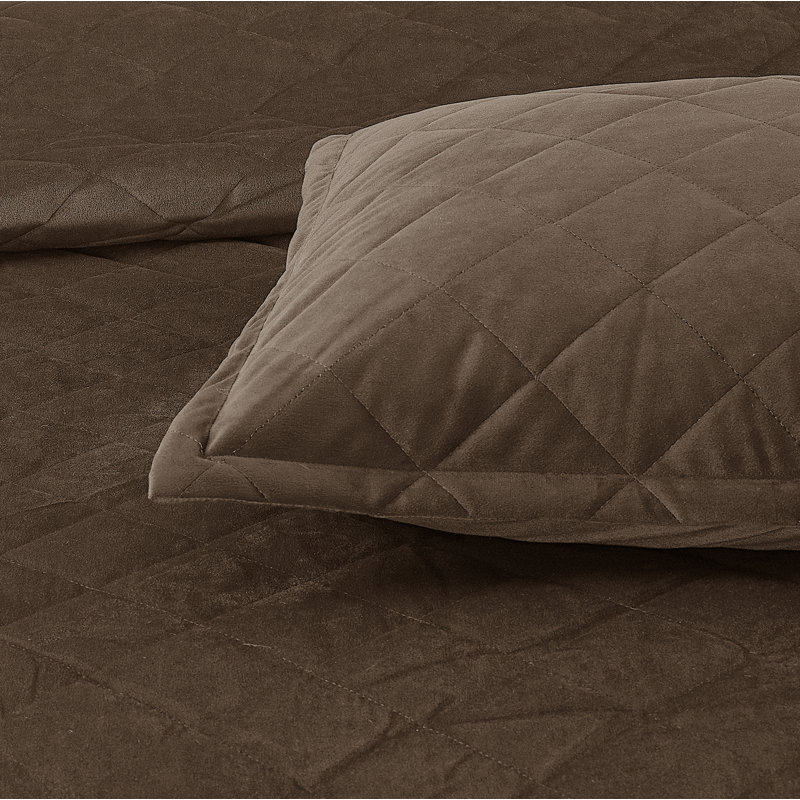 Polyester Coverlet with Pillow Shams Included, Carafe