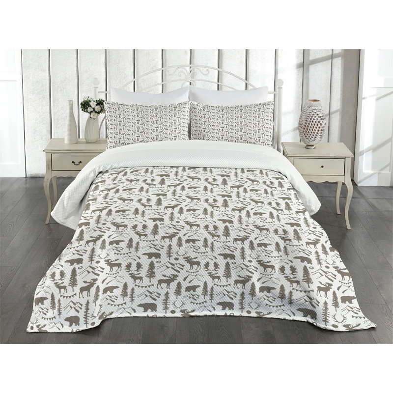 White Quilted Queen Bedspread Set with Pillow Shams
