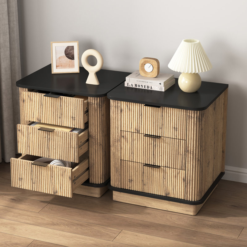 Multi-Functional Three-Drawer Nightstand with Ample Storage Space??