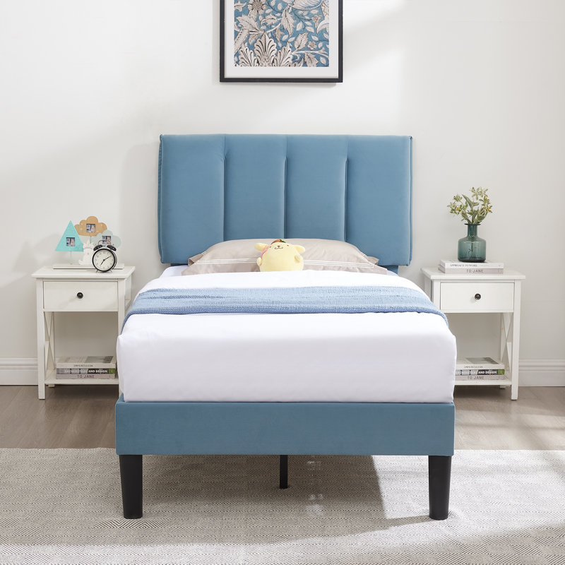 Structure de lit simple Auxter avec tête de lit réglable, cadre de lit plateforme en tissu d'ameublement en velours avec tête de lit capitonnée à rainures verticales, support à lattes en bois, sommier entièrement rembourré, sans sommier tapissier