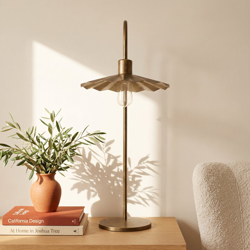 Ashel Arched Lamp