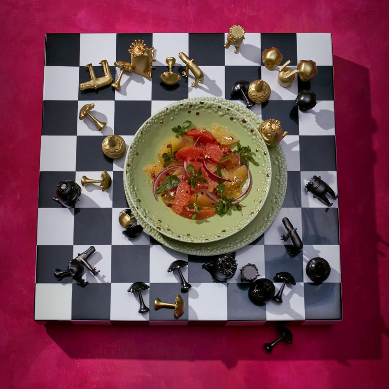 Haas Chess Set - Black + White