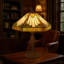 Lampe de table géométrique en verre coloré