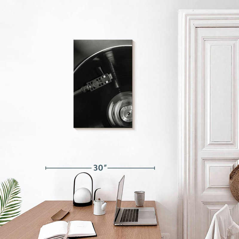 Abarca Vinyl I, 24" H x 16" W