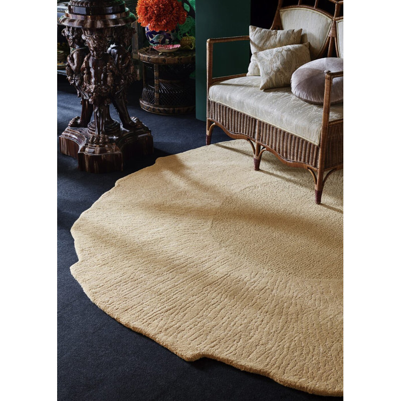 Eye Flower Hand Tufted Abstract Area Rug in Beige/White, Novelty 7'7" x 7'7"