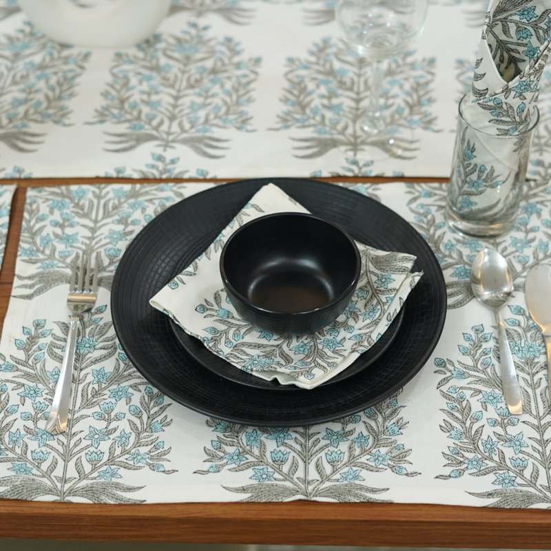 Napperons durables de 13 x 19 po Fab divine - résistant à la chaleur et à l'eau pour une utilisation quotidienne, Vrindavan, bleu