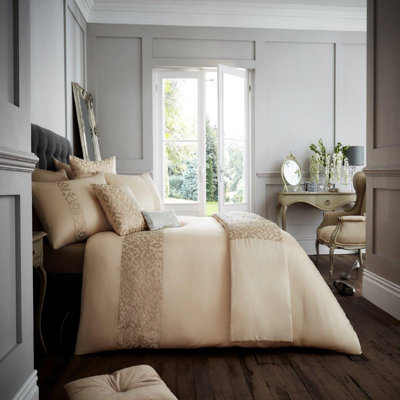Delshire Microfiber Solid Colour Duvet Cover Set with Pillowcases Included