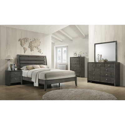 Grand lit moderne gris, offrant un sommeil confortable avec sommier à ressorts - Panneaux à lattes distinctifs et élégants