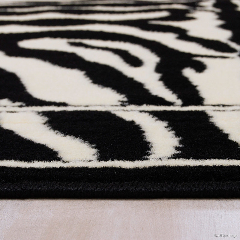 Moison Animal Print Indoor Rug, 5'2" x 7'1"