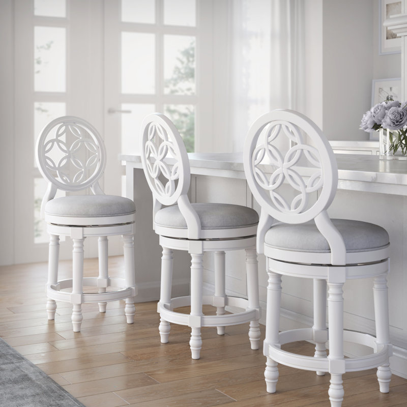 Tabouret de bar rond en bois pivotant à hauteur de comptoir de 26 po en blanc, haut dossier, retour automatique à 180 degrés, rembourré sur une structure solide, pieds tournés avec, anneau en métal de repose-pieds, tabouret de poids de 48,91 lb,