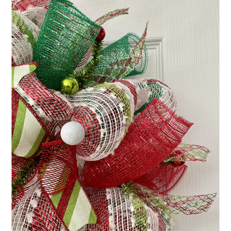 Couronne de Noël renne habillée dans un style des Fêtes