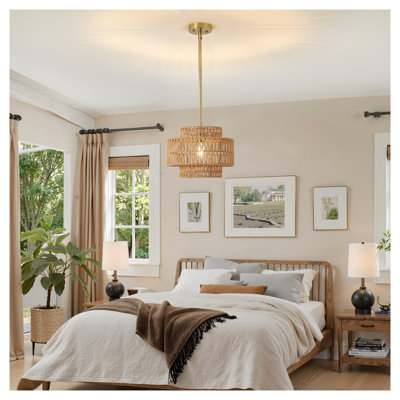 Suspension en rotin tressé à la main de 32 cm (12,6 po), lustre bohème à une lumière avec accents en fer doré, idéale pour un îlot de cuisine, une chambre, une salle à manger, un salon, une entrée ou un hall d'entrée.