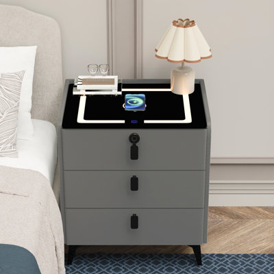 Table de chevet moderne à 3 tiroirs avec chargement sans fil, haut-parleur Bluetooth, veilleuse à DEL et verrou d'empreinte digitale (pré-assemblé)