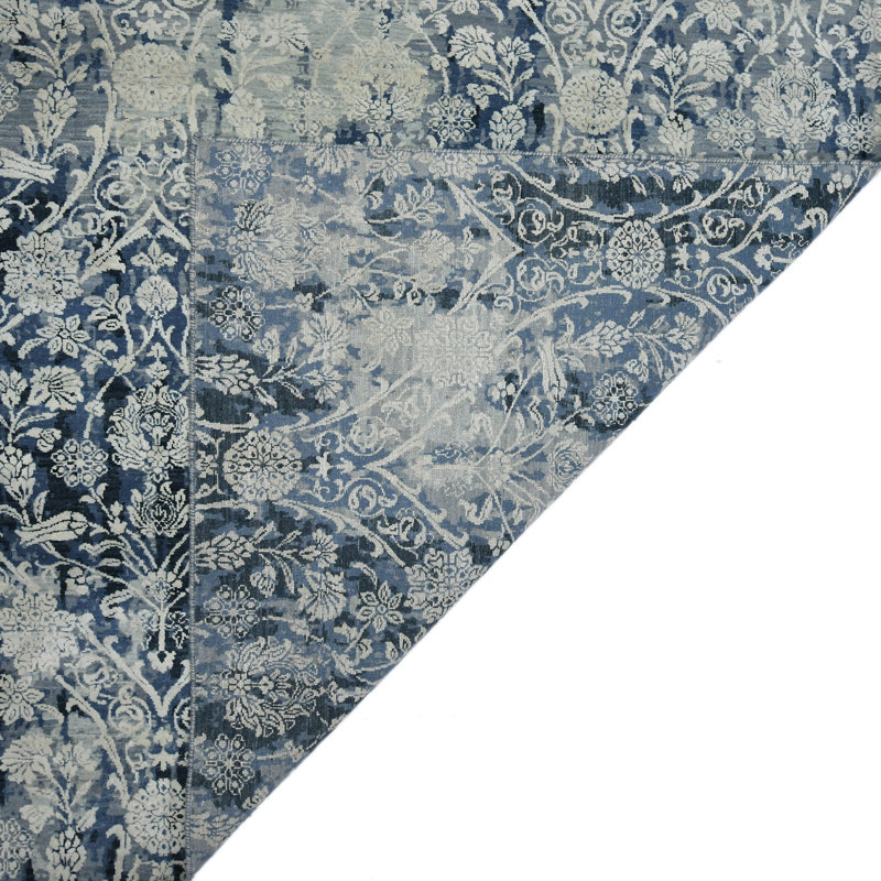 Pearl Floral Area Rug in Blue, Rectangle 2' x 3'