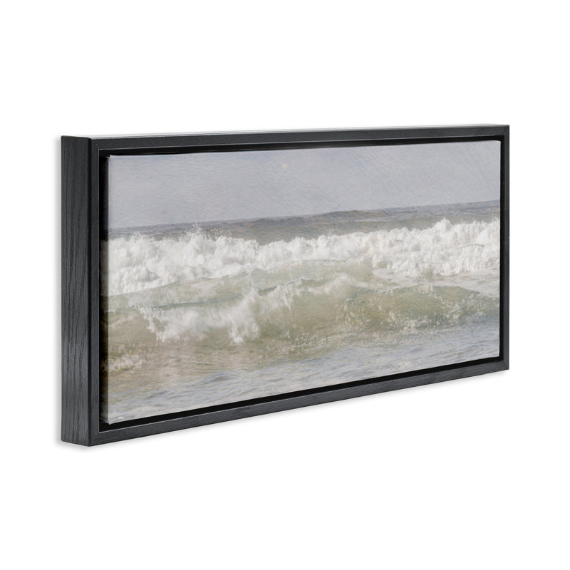 Cadre flottant panoramique avec vagues déferlantes, design par Melissa McClain, Cadre flottant noir de jais