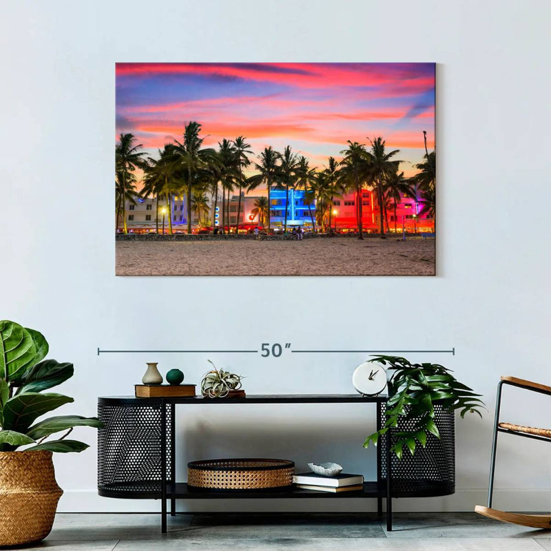 Harpa Miami Beach USA, 30" H x 45" W