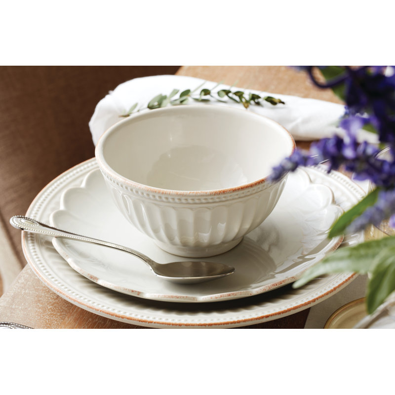 French Perle Scallop 4-Piece Place Setting