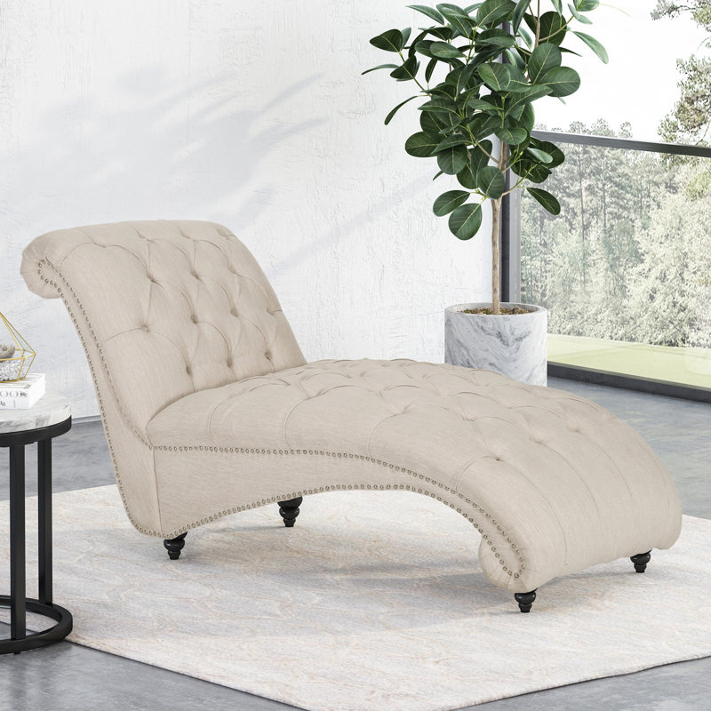 CHAISE LUNGE