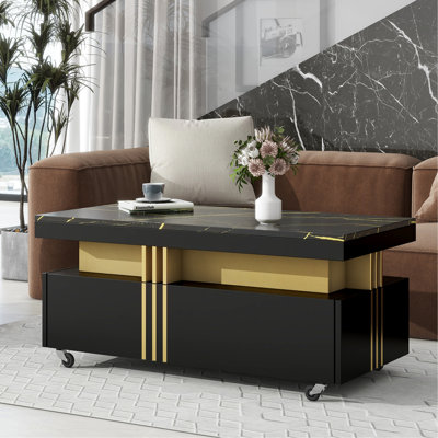 Table basse contemporaine avec plateau en faux marbre, table de cocktail rectangulaire avec roulettes, centre de table de luxe modéré avec barres en métal doré pour le salon