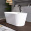 Baignoire de trempage autoportante en acrylique lustré 67 po. 67 po