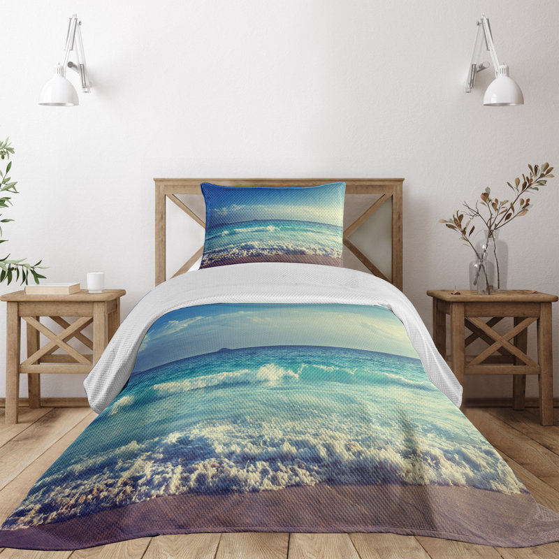Hypnotic Coastal Polyester Coverlet, Twin Bedspread + 1 Sham