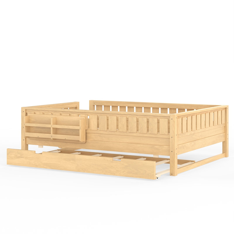 Grand avec bibliothèque intégrée et petit escalier, Grand lit, Clair naturel