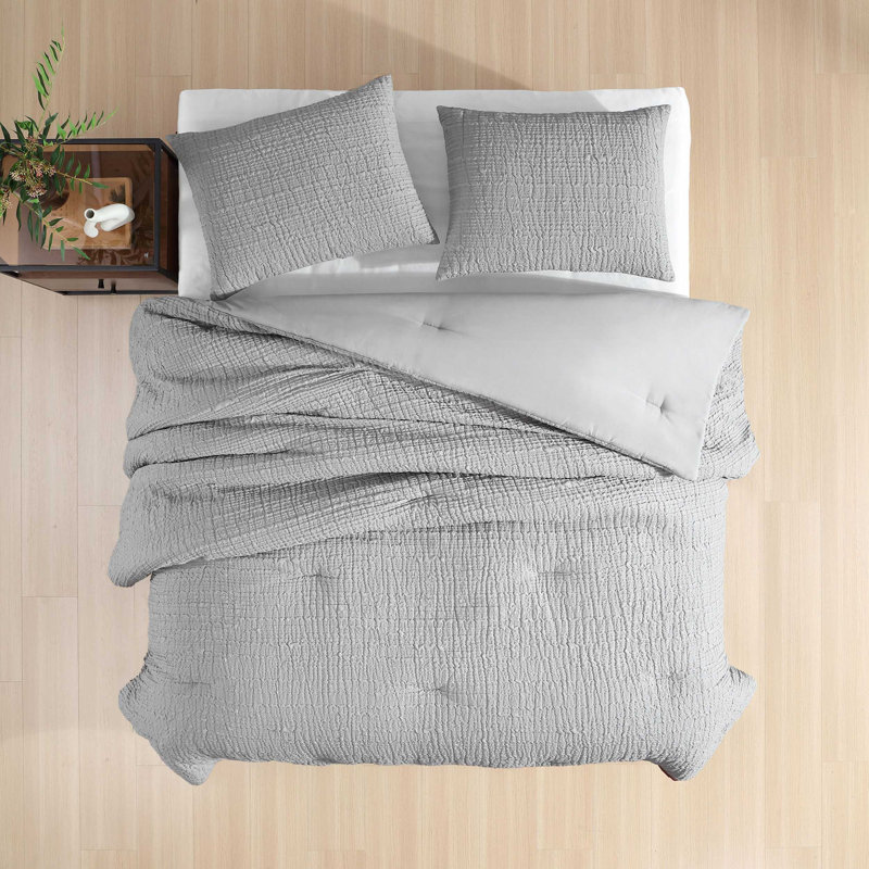 Kenneth Cole Serenity Wavy Lines Duvet Cover Set, King Duvet Cover + 2 King Pillow Shams, Gray