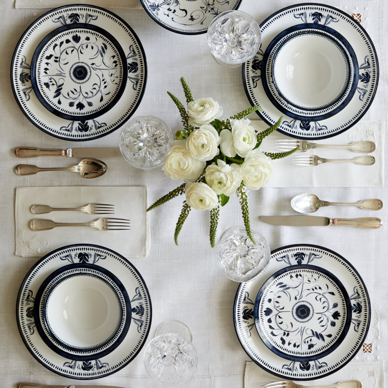 Almerinda Porcelain Dinnerware Set - Service for 4