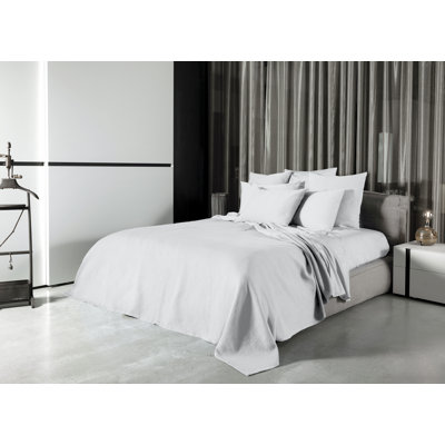 Olivia Coverlet